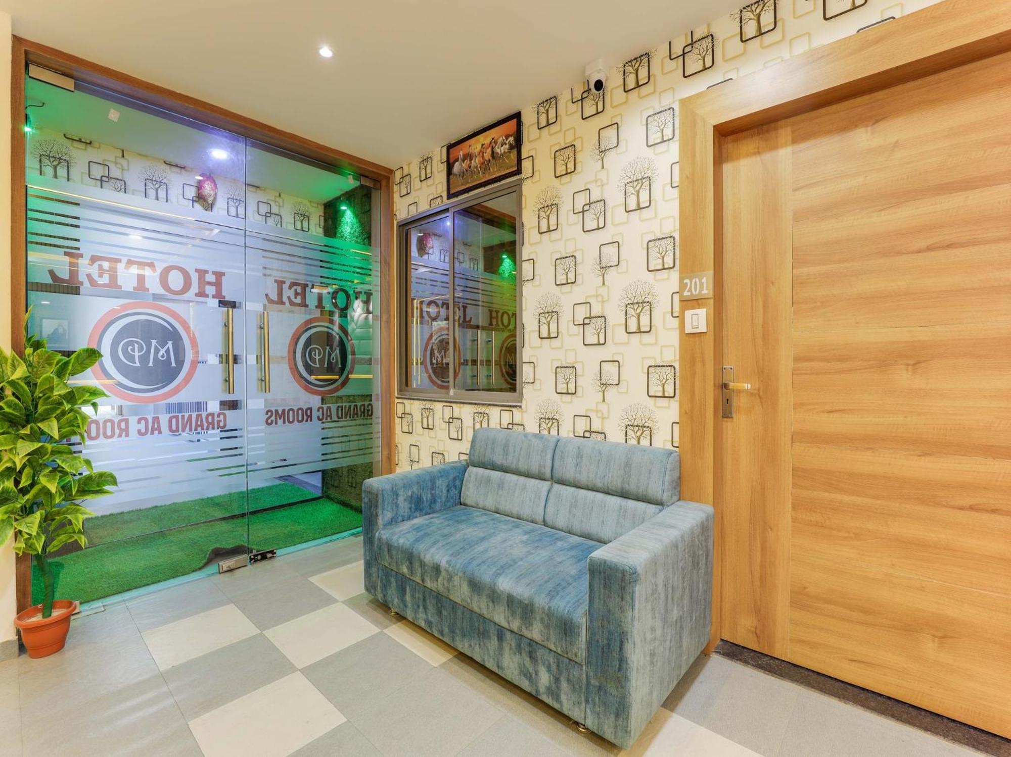 Hotel O Md Grand Ac Rooms Vadodara Kültér fotó